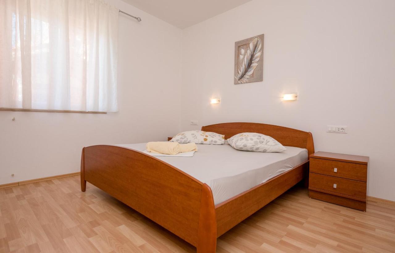 Apartments Silvana In Kampor المظهر الخارجي الصورة