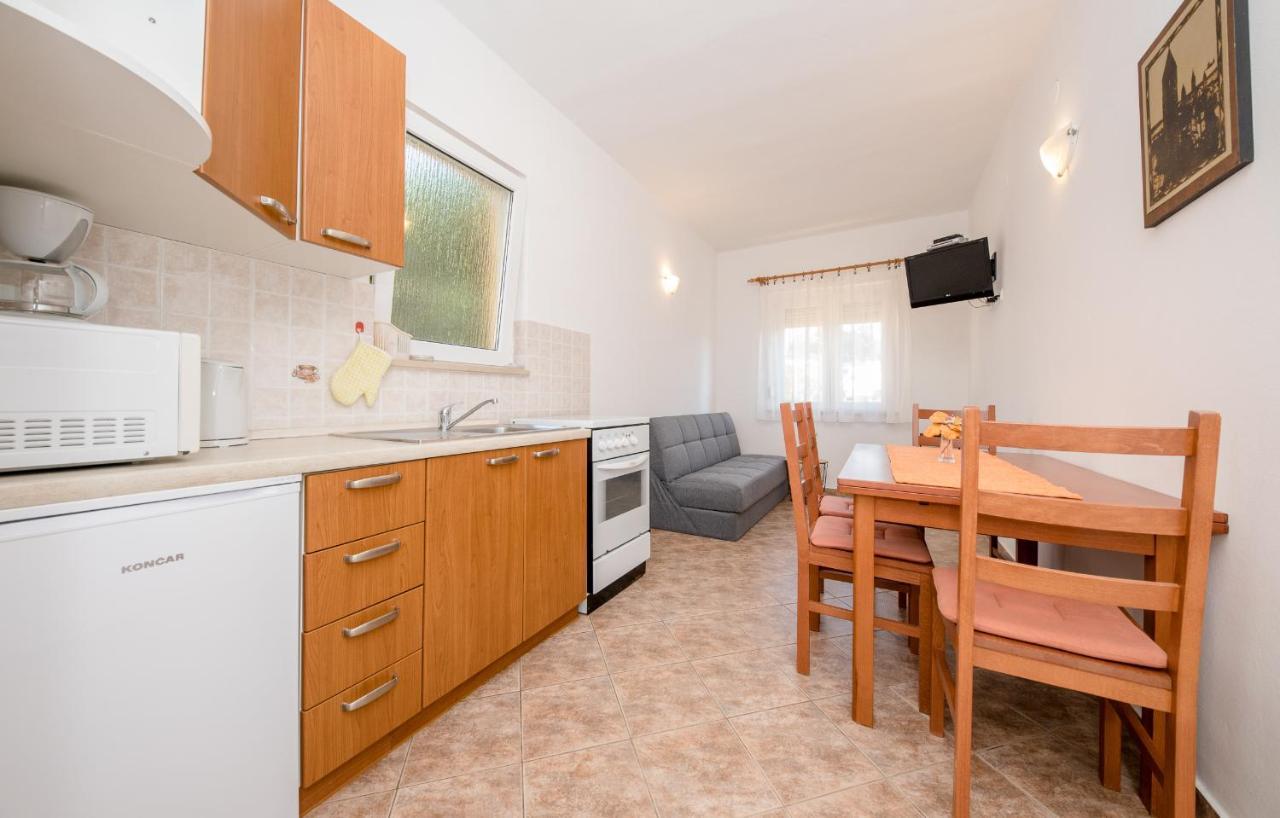 Apartments Silvana In Kampor المظهر الخارجي الصورة