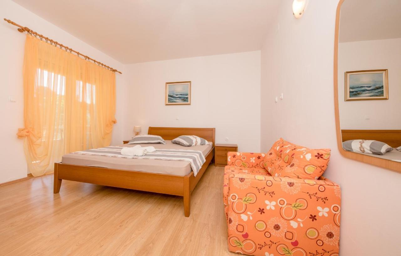 Apartments Silvana In Kampor المظهر الخارجي الصورة