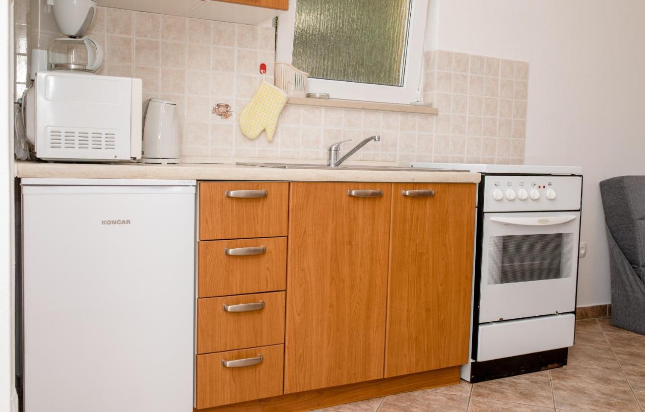 Apartments Silvana In Kampor المظهر الخارجي الصورة