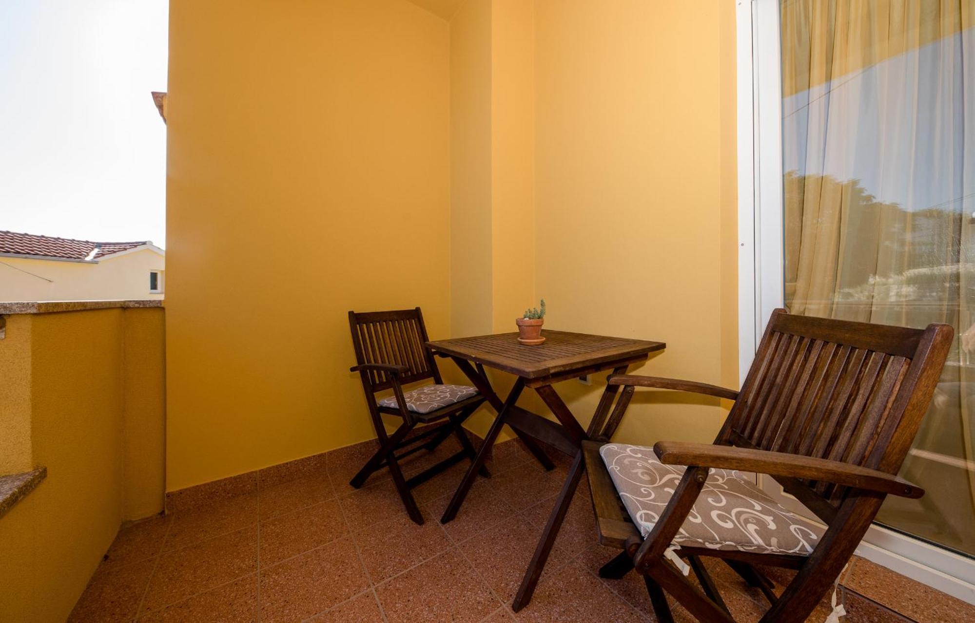 Apartments Silvana In Kampor الغرفة الصورة